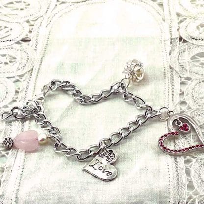Link bracelet with hearts