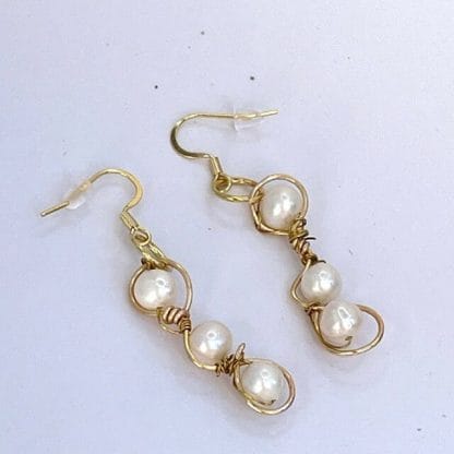 Triple twist pearl earrrings