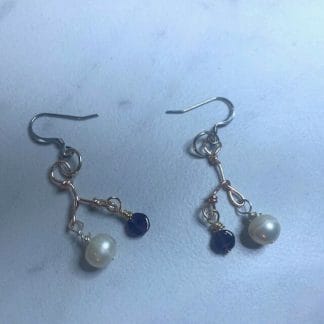 Pearl garnet earrings, gold