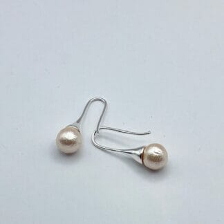 Pink pearl bead earrings