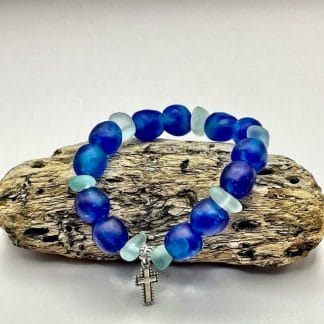 Blue recyceld glass bead bracelet