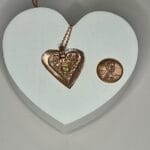 Peridot necklace, scale