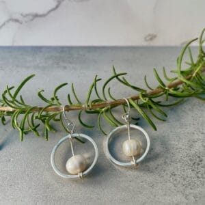 Pearl Earrings in SIlver CIrcle