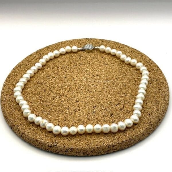 White fresh water pearl necklace