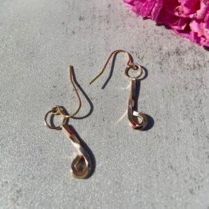 Gold twisted dangling earrings